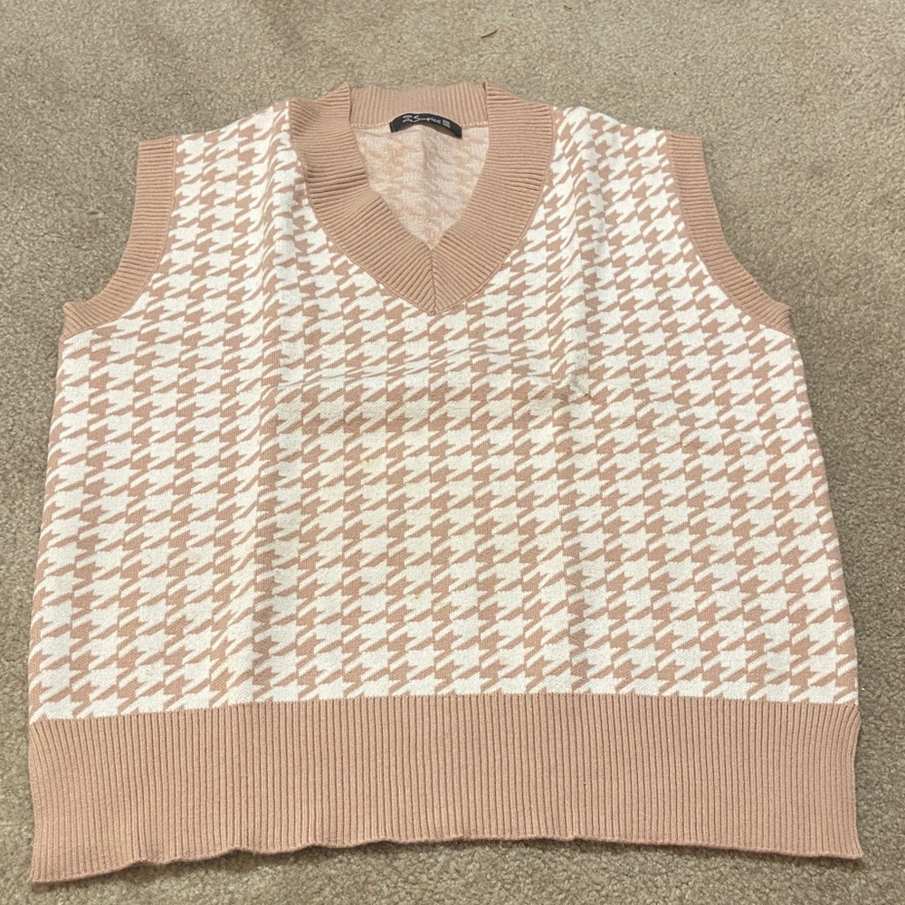 SHEIN Beige and White Houndstooth V-Neck Sweater Vest